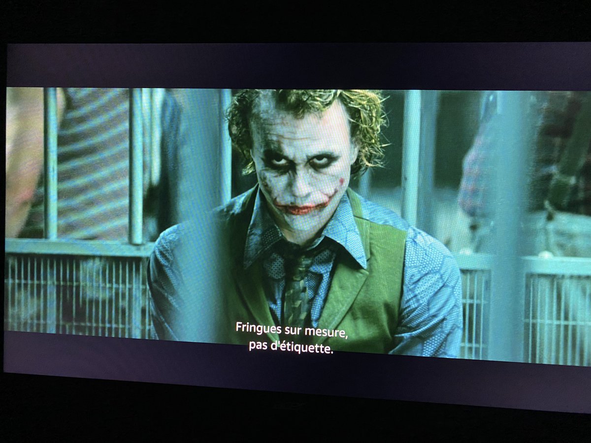 C’est la première fois que je regarde Batman The Dark Knight.

Je suis absolument choqué de l’acteur qui incarne le Joker, il a fusionner avec le personnage.