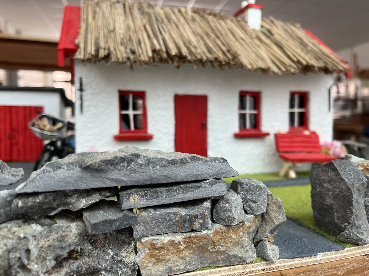 How cool is this 🤯

Pictured are Mr. O'Connor and Brigita Burbaite. Brigita completed a "Claddagh Cottage" as part of her Leaving Cert Construction Studies project 🏡

This is just one masterpiece of many projects in Coláiste Mhuirlinne/Merlin College 👏