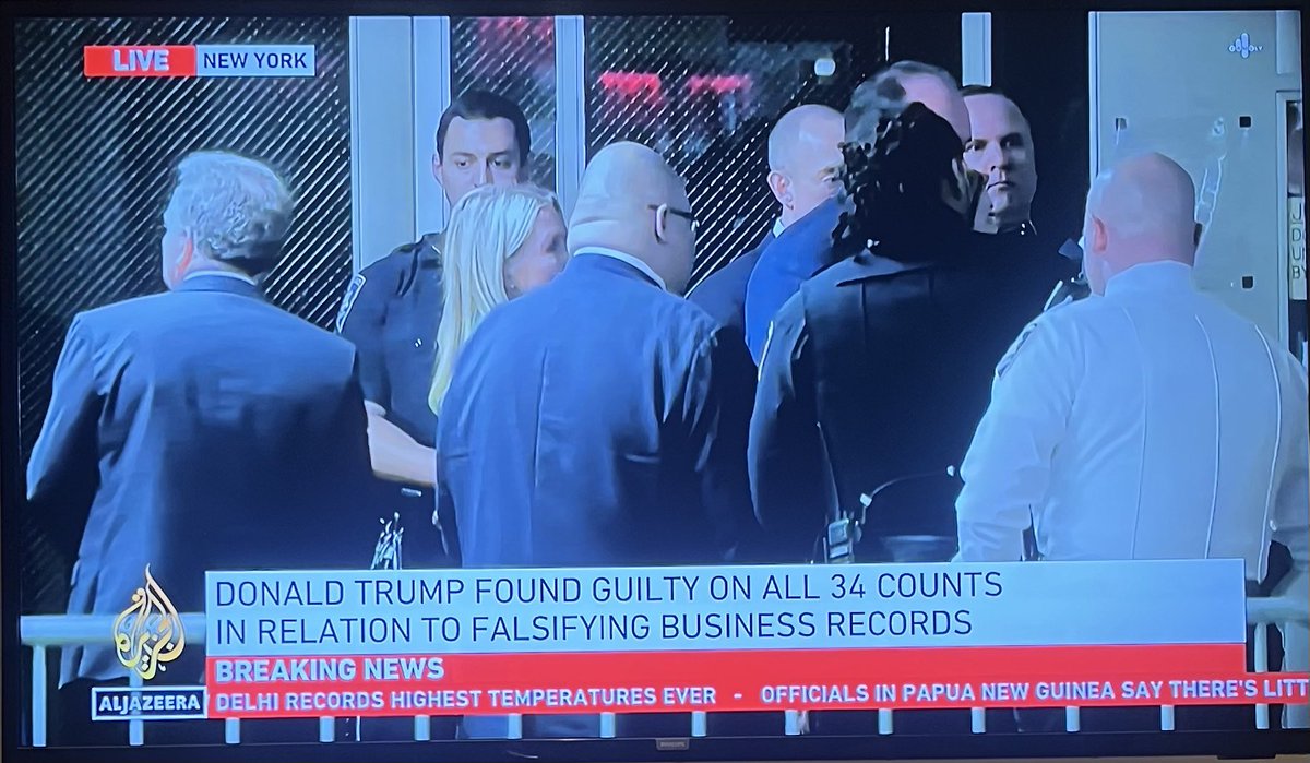 ZaydAlisa's tweet image. #donaltramp found guilty ! Can he run for president of USA as a convicted felon