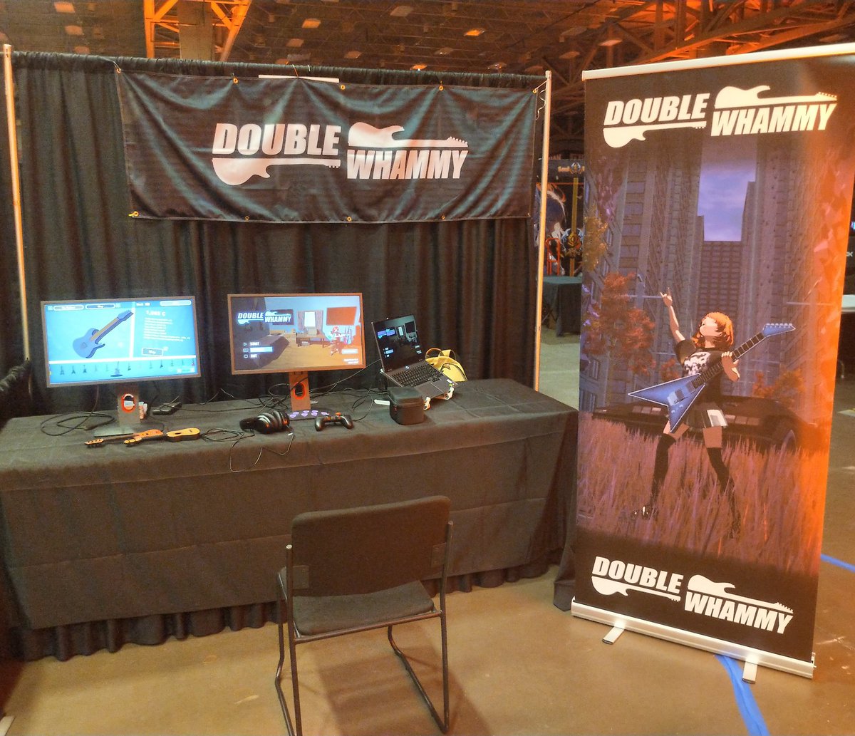 Setting up <Double Whammy> booth at #DHDallas ! Already broke one gamepad 🤘🤘 

Come and check out the game starting tomorrow! Indie Playground booth i48!