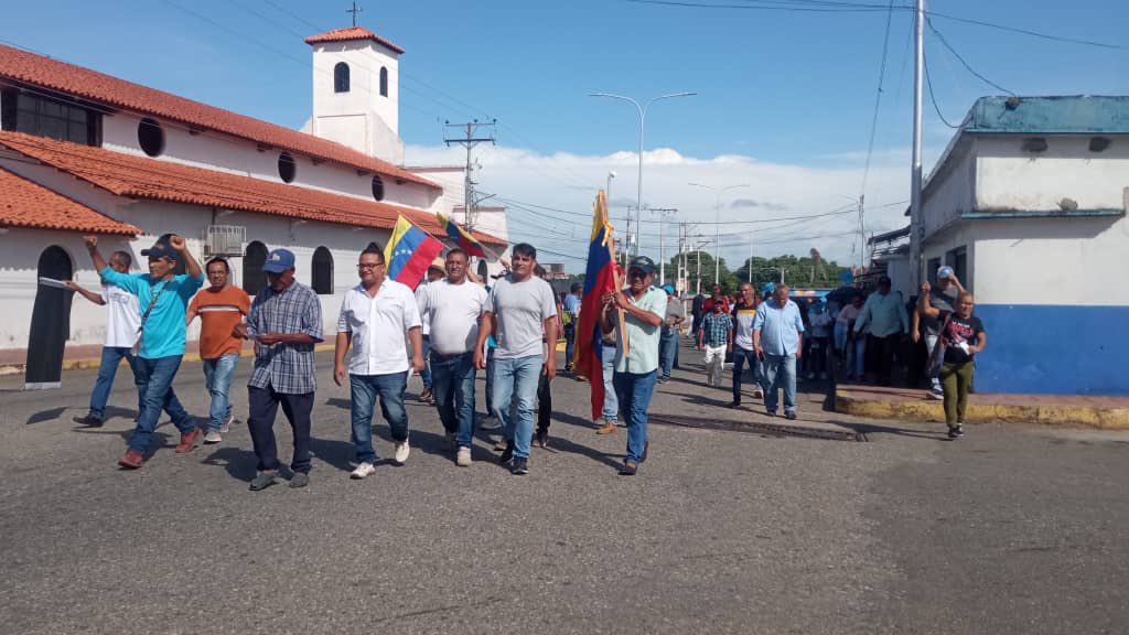 Todos unidos 💪🏻 

#SanGenaroDeBoconoito recorriendo sus principales calles, seguimos en el trabajo de calle. Vamos a GANAR el #28Jul 🙌🏻🇻🇪

#HastaElFinal