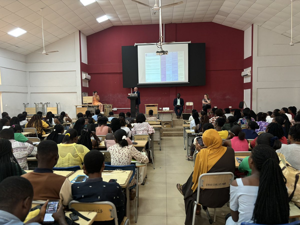 SharonMott9's tweet photo. early day in Ghana yesterday with the university of health and allied science.Great engagement with students on spirituality or whole person centred care. met the VC of the University Lydia Aziato, an USWAlumni after studying her PHD with us. @USWCommercial https://t.co/MHsKsKoYs1
