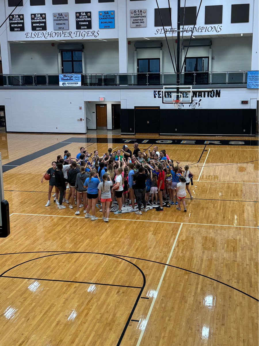 Eisenhower Lady Tigers Basketball tweet media