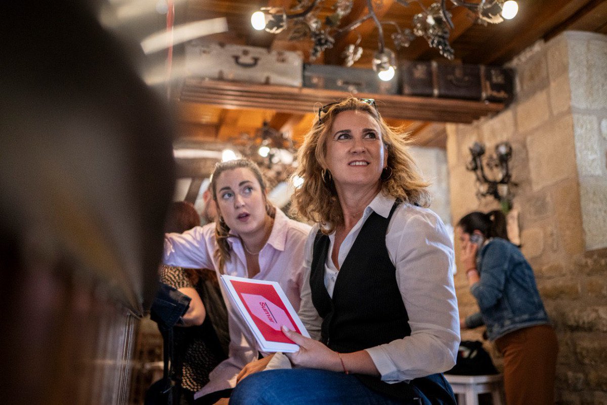 Hoy hemos estado en Laguardia con <a href="/estrella_galan/">Estrella Galán</a> , <a href="/andekalarrea/">Andeka Larrea Larrondo</a> y <a href="/fmarcellesi/">Florent Marcellesi 🌻</a> hablando de las medidas que impulsaremos en el parlamento europeo para la agricultura y la ganadería. 

El próximo 9 de junio vamos a cambiar el rumbo. 🤍