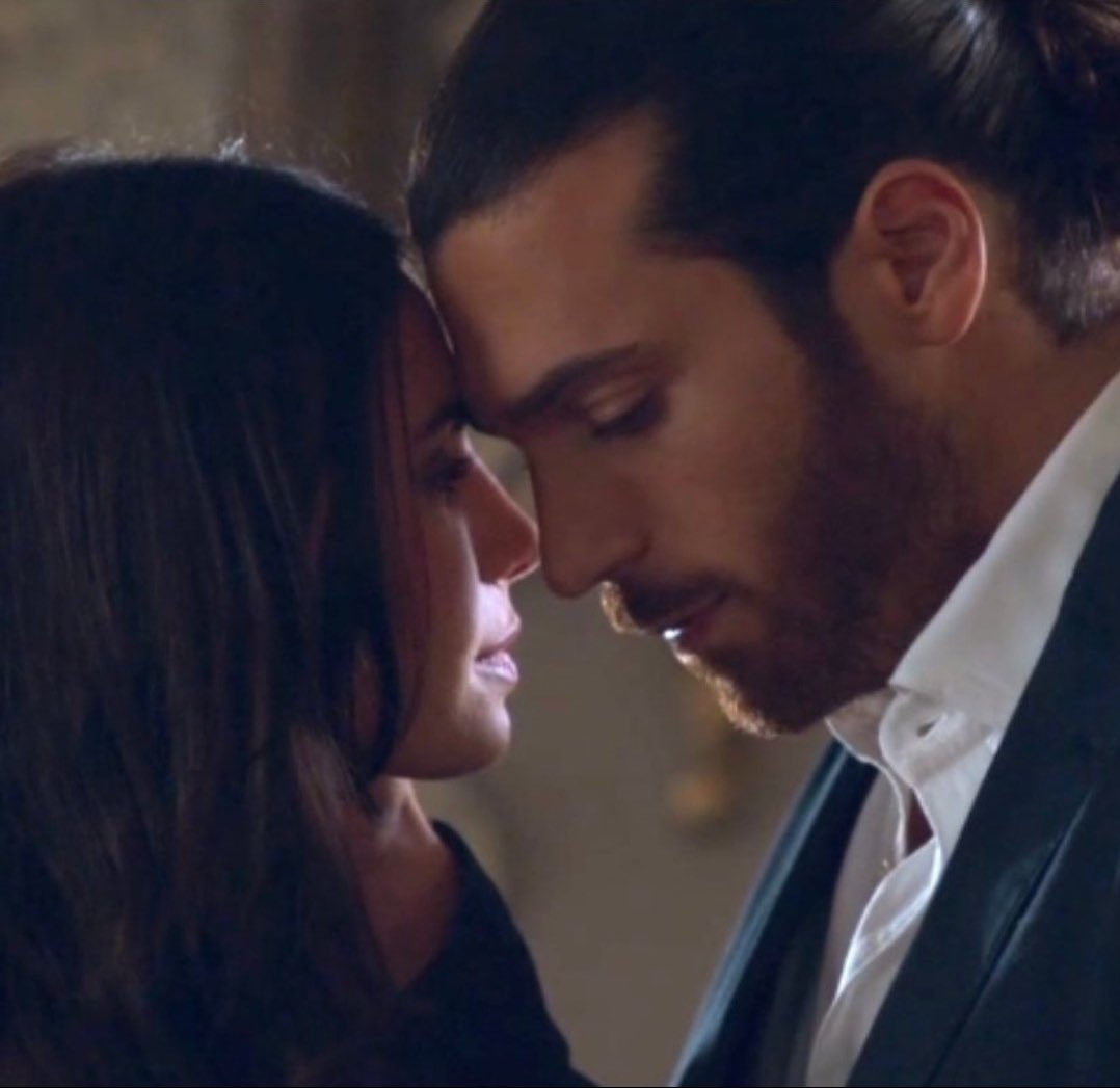 Questa seconda stagione di #ViolaComeılMare2 mi piace tantissimo è bellissima,emozionante,piena di colpi di scena e grandi sentimenti...tutti bravissimi 👏👏👏
#CanYaman e #FrancescaChillemi 
           💜 S T R E P I T O SI 💜