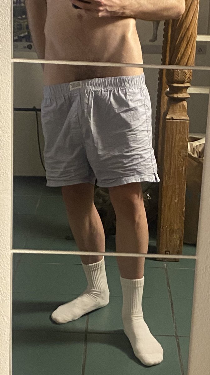 a young girl from essex #baffochecca tweet media