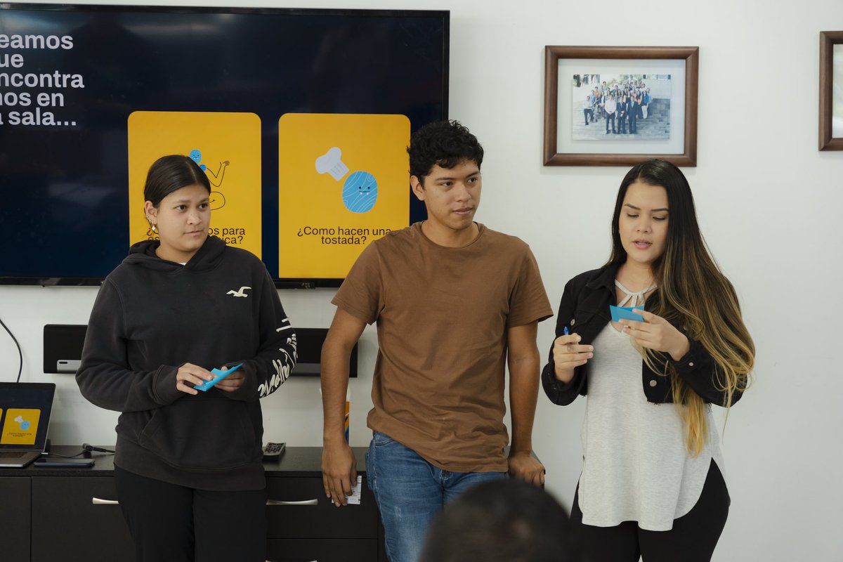 GeeksEC's tweet image. ¡En Geeks no dejamos de aprender!  💪 Hemos reforzado nuestro conocimiento en User Experience (UX) junto a Roberto León con una capacitación que nos prepara para ofrecerte las mejores experiencias intuitivas y centradas en el usuario. ¡Vamos por más!🚀

#UX #GeeksEc