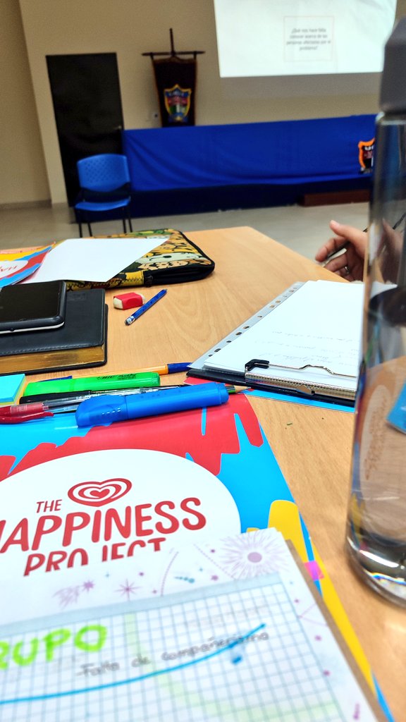 monka78's tweet photo. Sentimos, Imaginamos, Hacemos y Compartimos, empieza un nuevo momento en la transformación de la educación... Yo puedo! Juntos podemos!
Capacitación #DesignThinking #DiseñaFuturo #TheHappinessproject
@Educacion_Ec @AlegriaCrespo @EducacionZ8_Ec @pattypicoj https://t.co/T1o2Zhe9m9