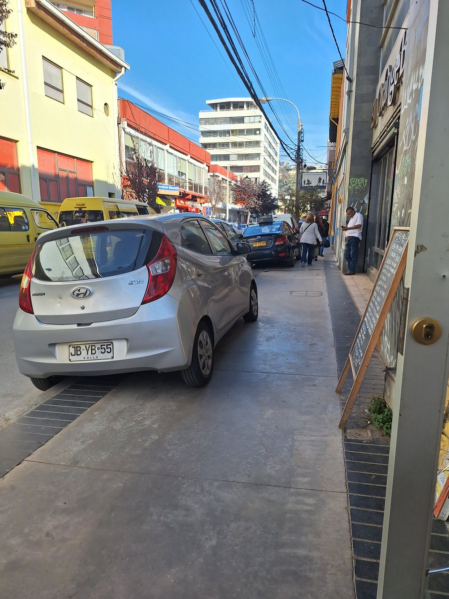 Alerta de poemas en Echevers entre Arlegui y Valparaíso de @vinadelmar