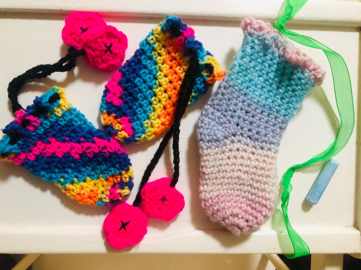 HookedOnGliders's tweet photo. Recently made this 2 sets for my sister's twin grandchildren, they are the cutest 2 girls ever. @CoffeeAndCroch1 @Crochetmelovely #communitycreations #yarn #fiberartist #crochet #crocheting #crocheted #handmadecrochet #crochetersoftheworld #crocheters #crochetworld
#pattern https://t.co/6ZVbQPxiTn