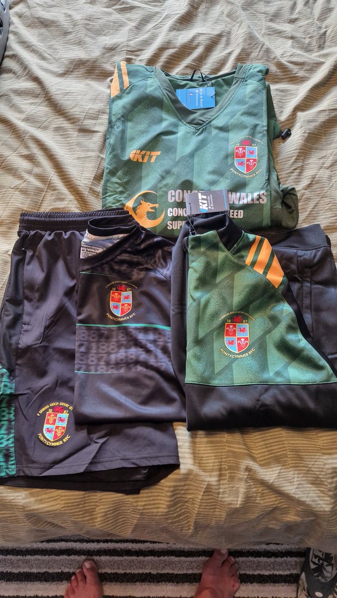 New season, new stash... 💚💛 #uppapont