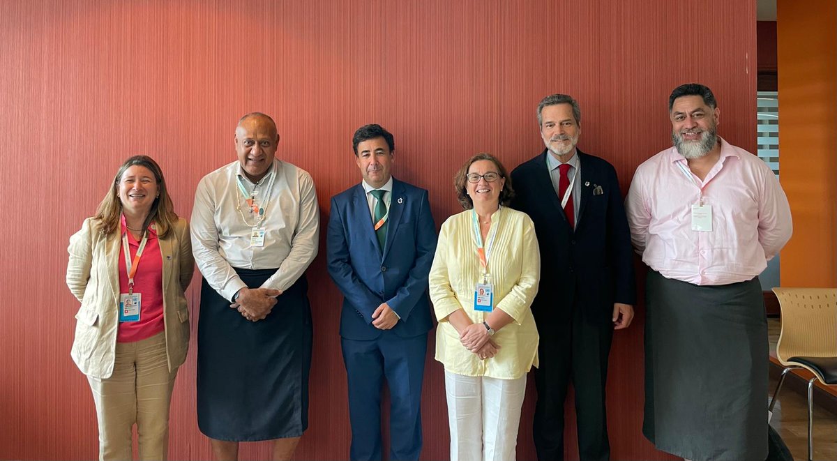 StS for Foreign Affairs and Cooperation @Nuno_Sampaio_pt met @Forum_SEC Ocean Commissioner Dr Filimon Manoni in margins of #SIDS4, reiterating 🇵🇹’s commitment to deepen relations, including through capacity-building support on #SDG14 #oceans, a PIF Dialogue Partner candidate