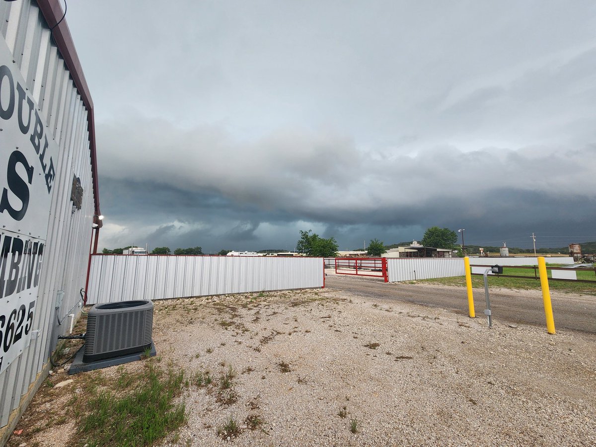 jamiedrosche's tweet photo. @MattHinesTX This was looking NE from Gatesville around 4. https://t.co/KtePramKDt