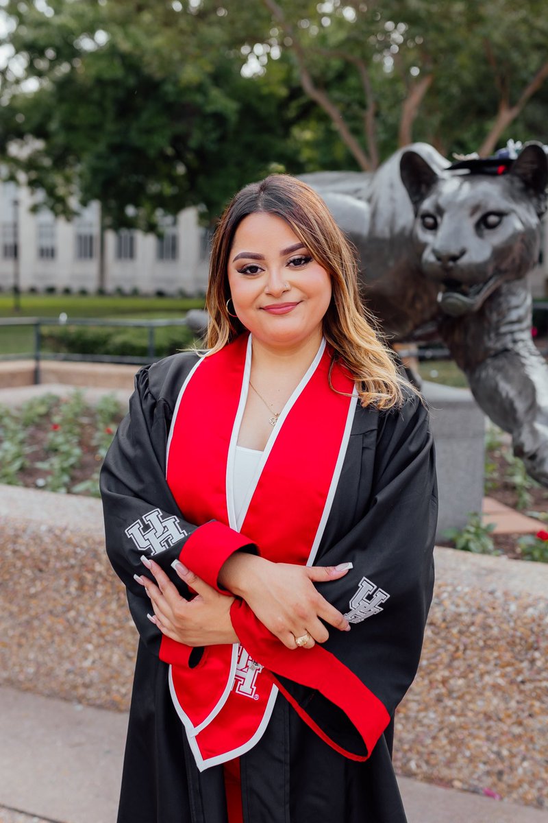 _MsDimass's tweet image. Ms. Dimas Graduated! ❤️🐾🤟🏽