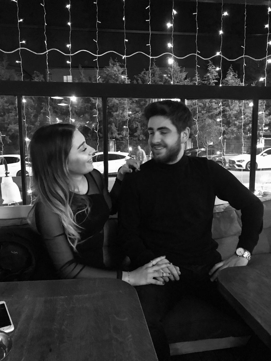 Tugralimert's tweet photo. Her şeyi anlamlı kılan sensin iyi ki doğdun iyi ki benimlesin 🖤 https://t.co/o2wTC3WZh4