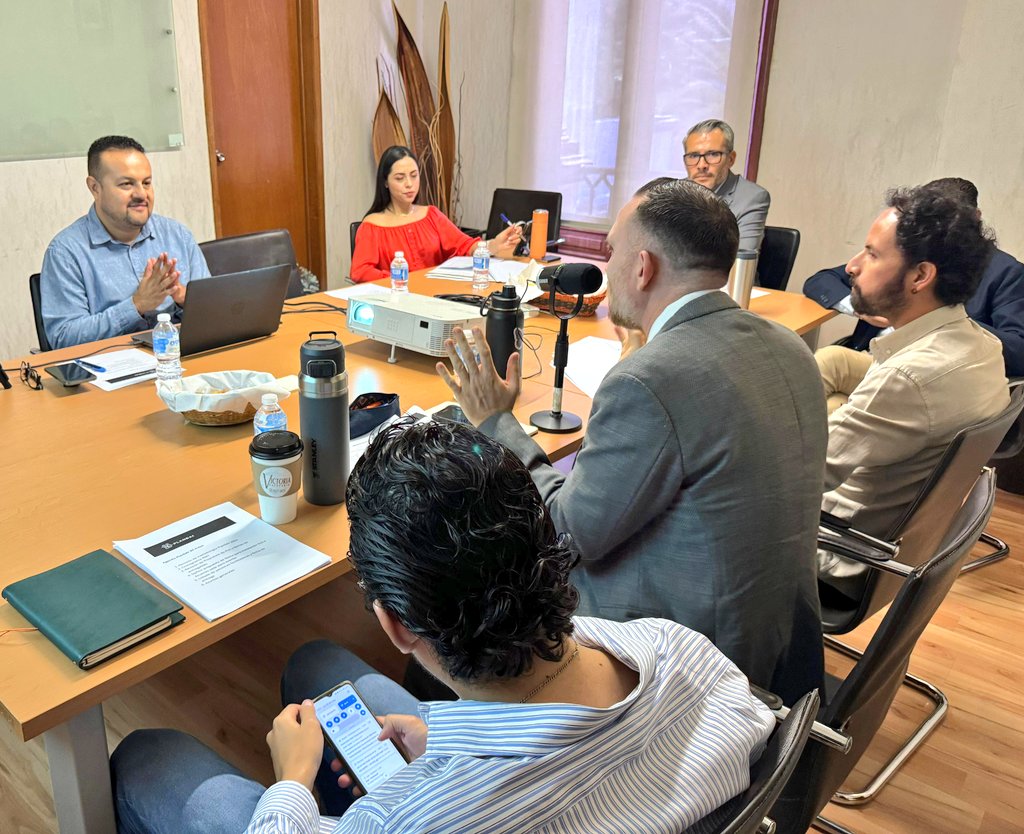 Hoy se llevó a cabo la reunión de integrantes de la Red Local de Socialización <a href="/PlanDAI_SNT/">PlanDAI</a> 2024 en la cual se delinearon las acciones a seguir en favor de las personas en contexto de movilidad humana. Participaron: <a href="/FM4PasoLibre/">FM4 Paso Libre</a> <a href="/cutlajo/">Cutlajo</a> <a href="/ITEIJal/">ITEI</a> <a href="/AFMPP1/">AFMPP</a>