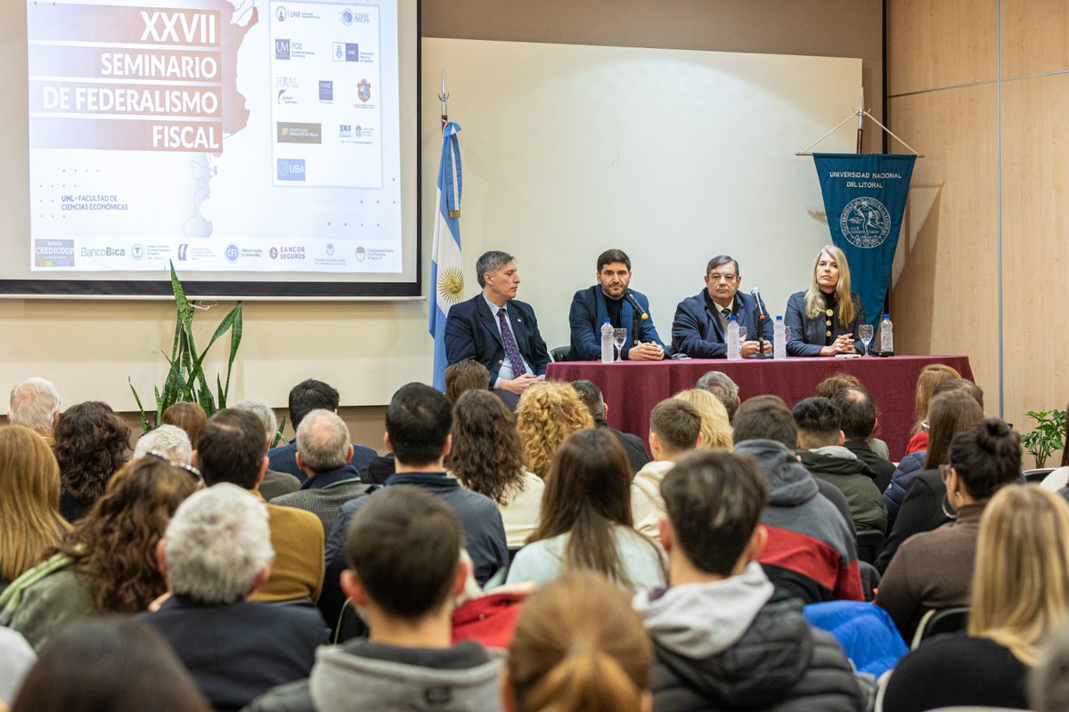 Felicitaciones a la UNL, y en especial a su FCE por el mérito y esfuerzo que implican este tipo de iniciativas: Lograr la sede anual y organizar el evento.