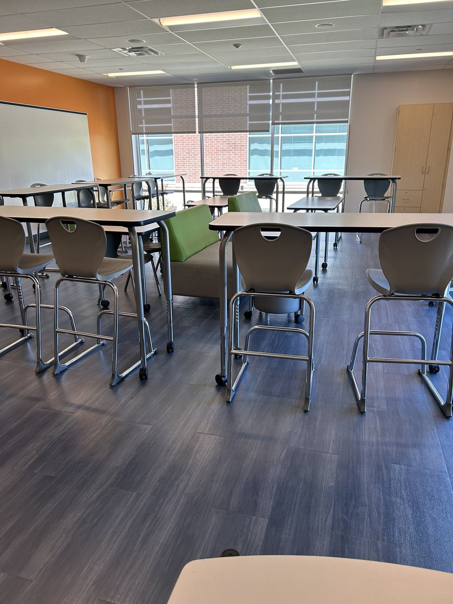 Last day of school! See you later, Titans!💙🧡☀️#BeATitanTOGETHER