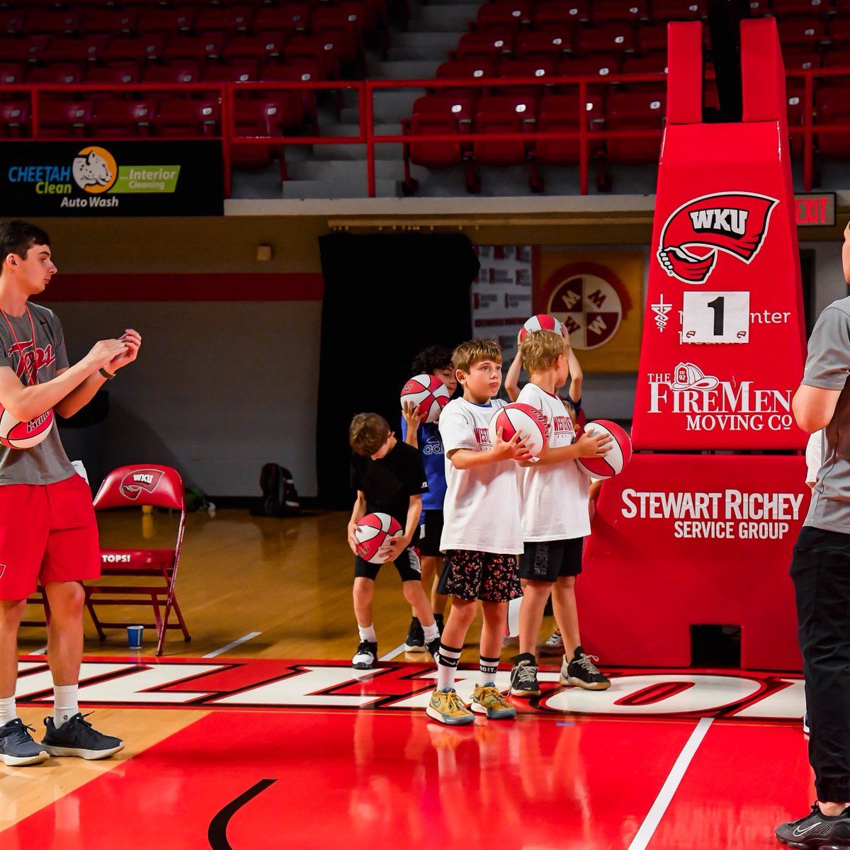 Train like a Hilltopper at Head Coach Hank Plona’s Youth Basketball Camp 🏀

Registration is open now and ends June 24 – don’t miss out❗️

🔗 𝘔𝘖𝘙𝘌 𝘐𝘕𝘍𝘖 goto.ps/3WAqs7w

#GoTops | @HankPlona_WKU