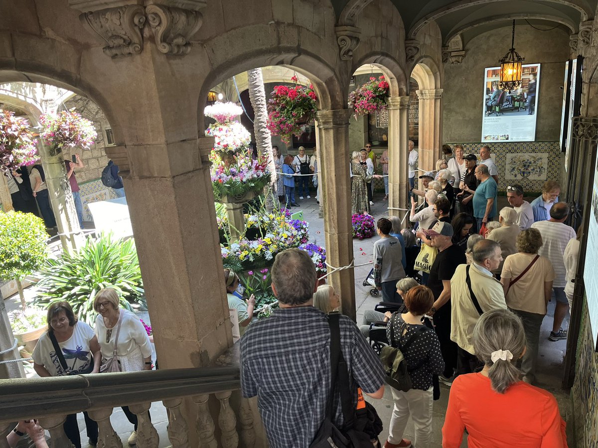 JordiSerchs's tweet photo. Un any més de portes obertes a l’Arxiu Historic de la Ciutat amb motiu de la festa del #corpus #bcnarxiumunicipal #casadelardiaca https://t.co/xwyDiFBplZ