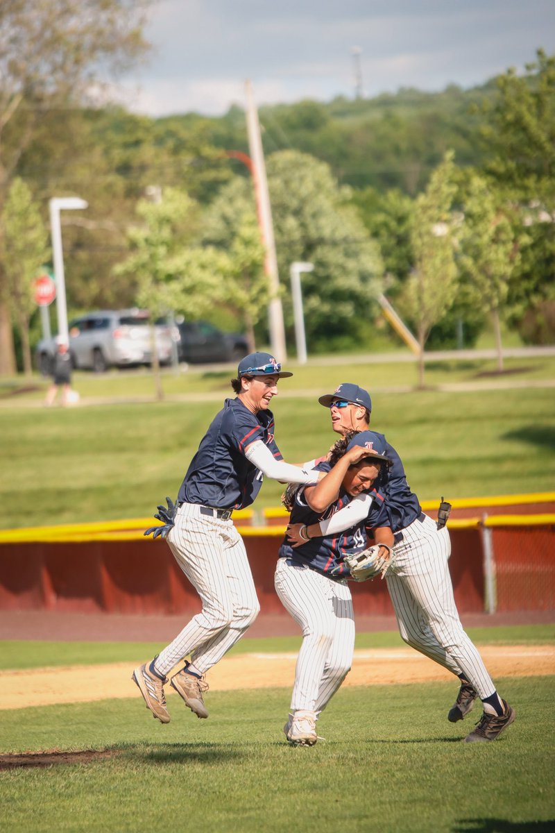 Ashley H tweet media