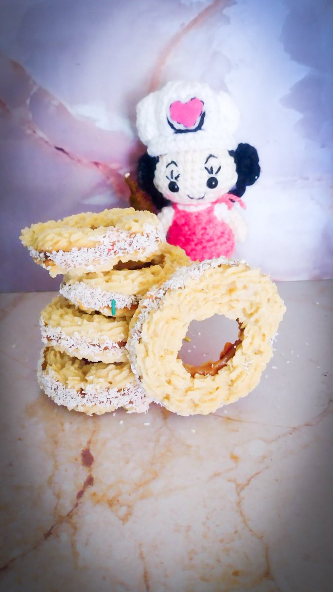 DOLCECANDY6's tweet photo. Seguimos con las ricas galletitas caseras😋. Agenda abierta para entregas este fin de semana. En viña del mar y Valparaíso 😋 siguenos en Instagram y pide las tuyas. #Valparaíso #viña #viñadelmar #valpo #cookies #biscuitday https://t.co/Fch27aBM5K