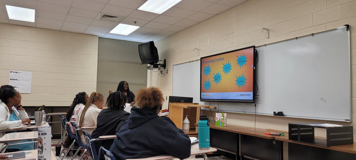 Ms.E Science tweet media