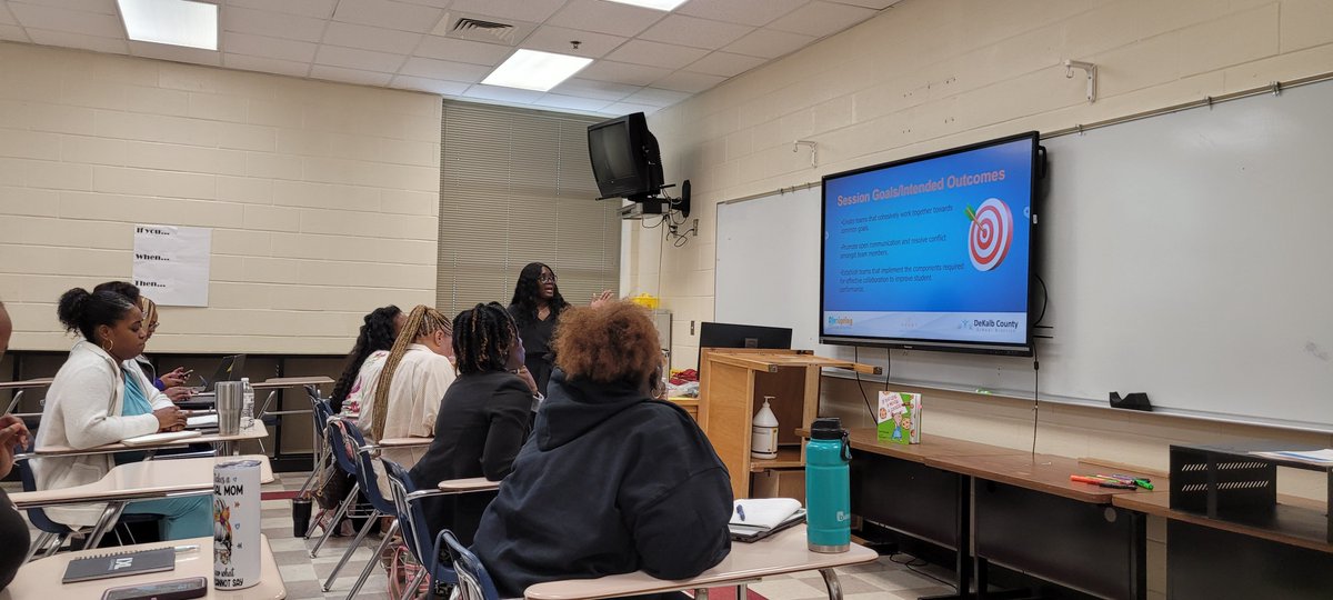 Ms.E Science tweet media