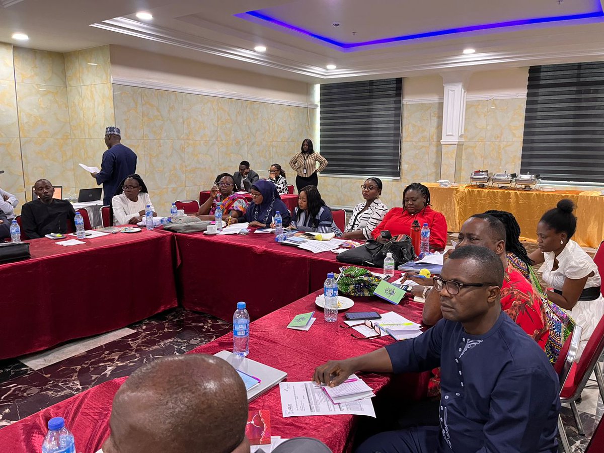 NigeriaScale's tweet photo. The landmark Administration of Criminal Justice (ACJ) Law aims to improve Nigeria's criminal justice system. We recently trained civil society organizations in Nigeria on the ACJA's key provisions and how to advocate for effective implementation
#NigeriaSCALE #ACJA https://t.co/fhUbCR6BIm