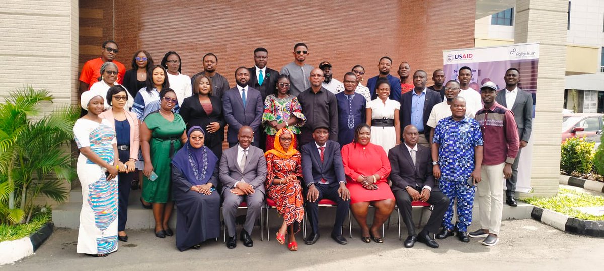 NigeriaScale's tweet photo. The landmark Administration of Criminal Justice (ACJ) Law aims to improve Nigeria's criminal justice system. We recently trained civil society organizations in Nigeria on the ACJA's key provisions and how to advocate for effective implementation
#NigeriaSCALE #ACJA https://t.co/fhUbCR6BIm