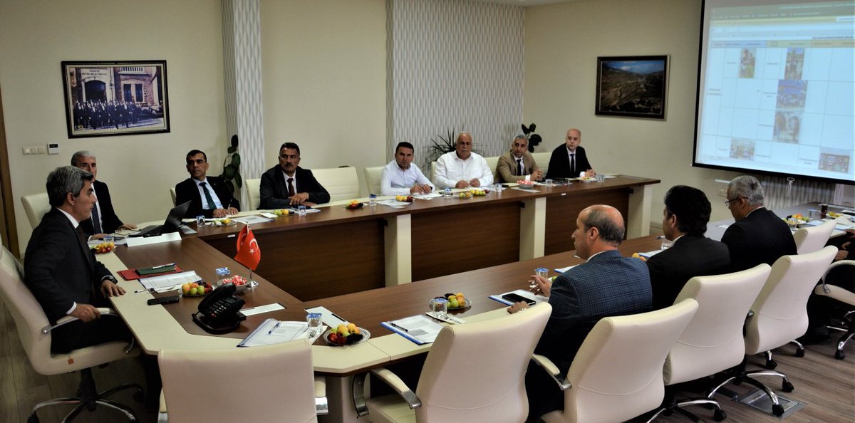 📍Pütürge İlçemizde 
🖊️ilçe Müdürleri toplantımızda;
-LGS sınav güvenliği ve alınacak tedbirler 
-Türkiye Yüzyılı Maarif Modeli Müfredatı çalışmaları
-Yıl sonu çalışmalarını ilçe müdürlerimiz ile istişare ettik
#KöklerdenGeleceğe
<a href="/Yusuf__Tekin/">Yusuf Tekin</a> <a href="/ersinyazici1/">Ersin YAZICI</a> <a href="/cftcblnt/">Bülent ÇİFTCİ</a> <a href="/MalatyaMem/">MALATYA İL MİLLİ EĞİTİM MÜDÜRLÜĞÜ</a>