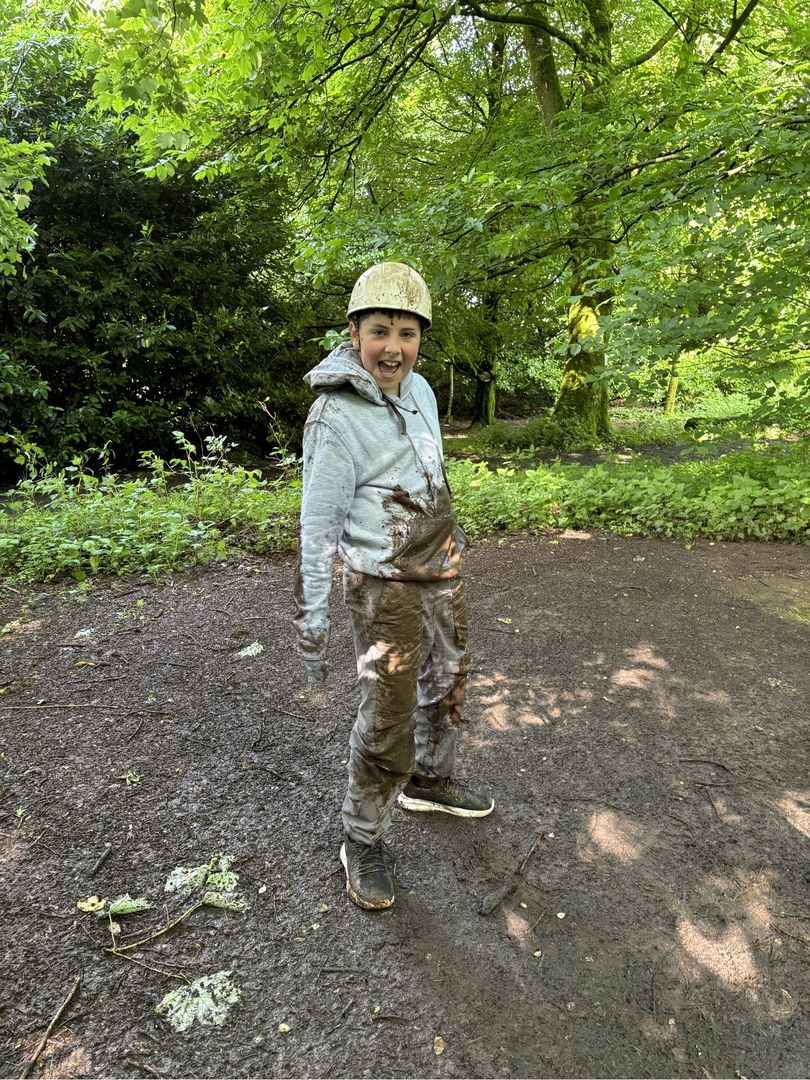 AuchenlodmentPS's tweet image. Great to see Primary 7 were totally committed to completing the obstacle course at Lockerbie!😆🤣😆 @ManorAdventure @RenEdHWB #Lockerbie24 #obstaclecourse #mud #washing #teamwork #memories #laughs