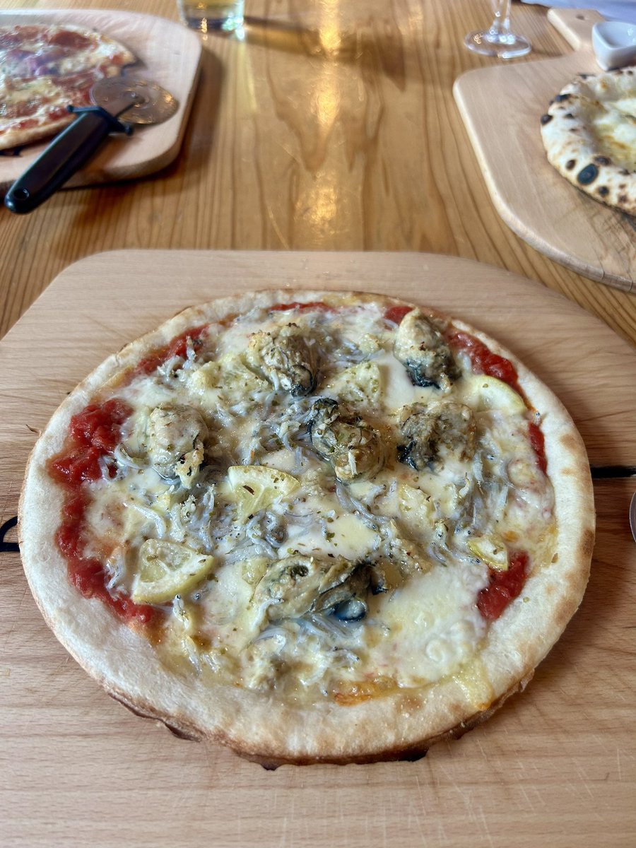 NoriGuide's tweet photo. Enjoyed local #craftbeer and #pizza🍺🍕😋 Guests who have already been traveling in #Japan for a month do not always appreciate #Japanese food!
#hakone #japantrip #japantravel #japanesetravelguide #socialwelless #mentalwellness #wellness #wellnessjourney #wellnesstourism https://t.co/z9rZEyyFbP