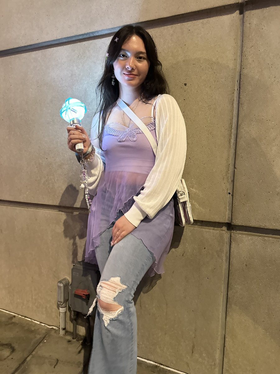 mandajmon's tweet photo. better late than never so glad I got to see my boys again in concert #TXT_ACT_PROMISE #TXT #TXT_IN_US https://t.co/PuhD9JgVET