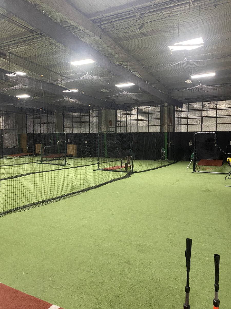 abbytodd_27's tweet photo. Got some hitting work in yesterday before semi finals today!! #getsome https://t.co/jUZoI0oIna