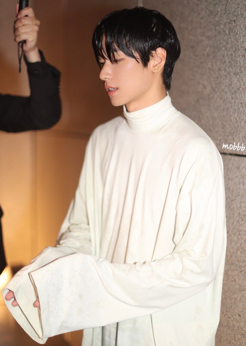 MooOobBb 웨이보 #주연 

#JUYEONxBalenciaga  
#더보이즈 #JUYEON