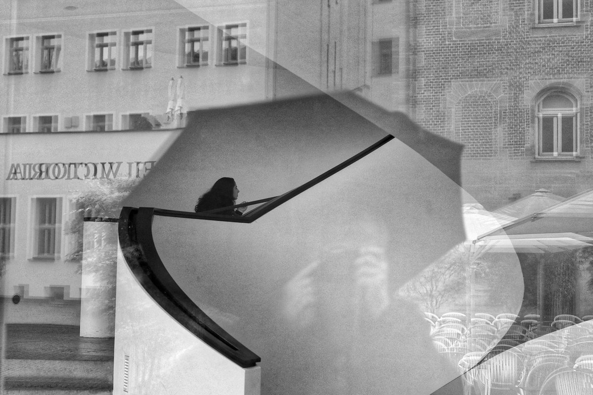 Stairway in reflections

@ap_magazine 
#streetphotographer
#streetphotography
#streetphotographyinternational
#blackandwhitephotography
#blackandwhitephoto
#blackandwhitestreetphotography 
#citystreet
#monochrome 
#urbanphotography 
#bnwphotography
#bnw 
#reflection
#staircase