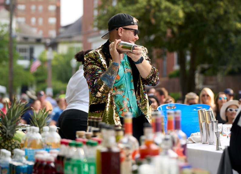 In partnership w/ @stlcwescene: Central West End Cocktail Party returns to St. Louis on June 8: samg.bz/CWECocktailPar…
