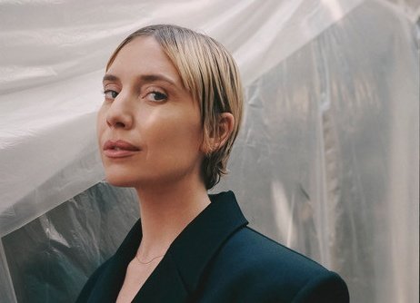 Lykke Li (@LykkeLi) colaboró con Abstract Crimewave, proyecto de Björn de Peter Bjorn and John y Joakim de Teddybears en 'The Gambler', primer sencillo de su nuevo álbum. Escuchen: tinyurl.com/ydsjwc4b