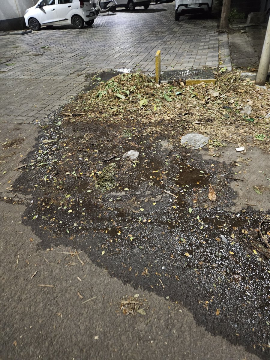 @PMCPune a sewage chamber is overflowing.can you please get it before the monsoon starts ? All this water can get mixed with rainwater and it's already stinking nearby the chamber.. address: Between B1 and B2, Rakshalekha society, dattawadi, Ganesh Mala, Sinhgad road, Pune 411030