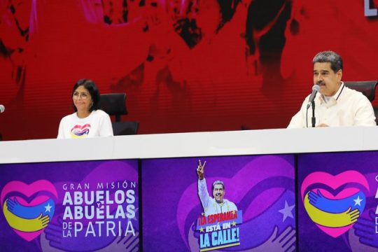 Presidente Maduro ordenó la entrega del combo CLAP especial para los abuelos del país #PsuvMiranda #PuebloMaduroActivo #30May n9.cl/fpt4bv