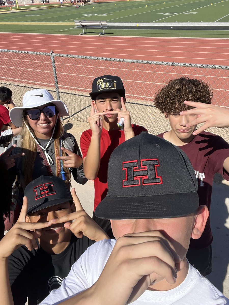 Samantha M. Munoz (@smmunoz_hms) on Twitter photo A little bit of a photo dump from this school year! A little bit of a photo dump from this school year!