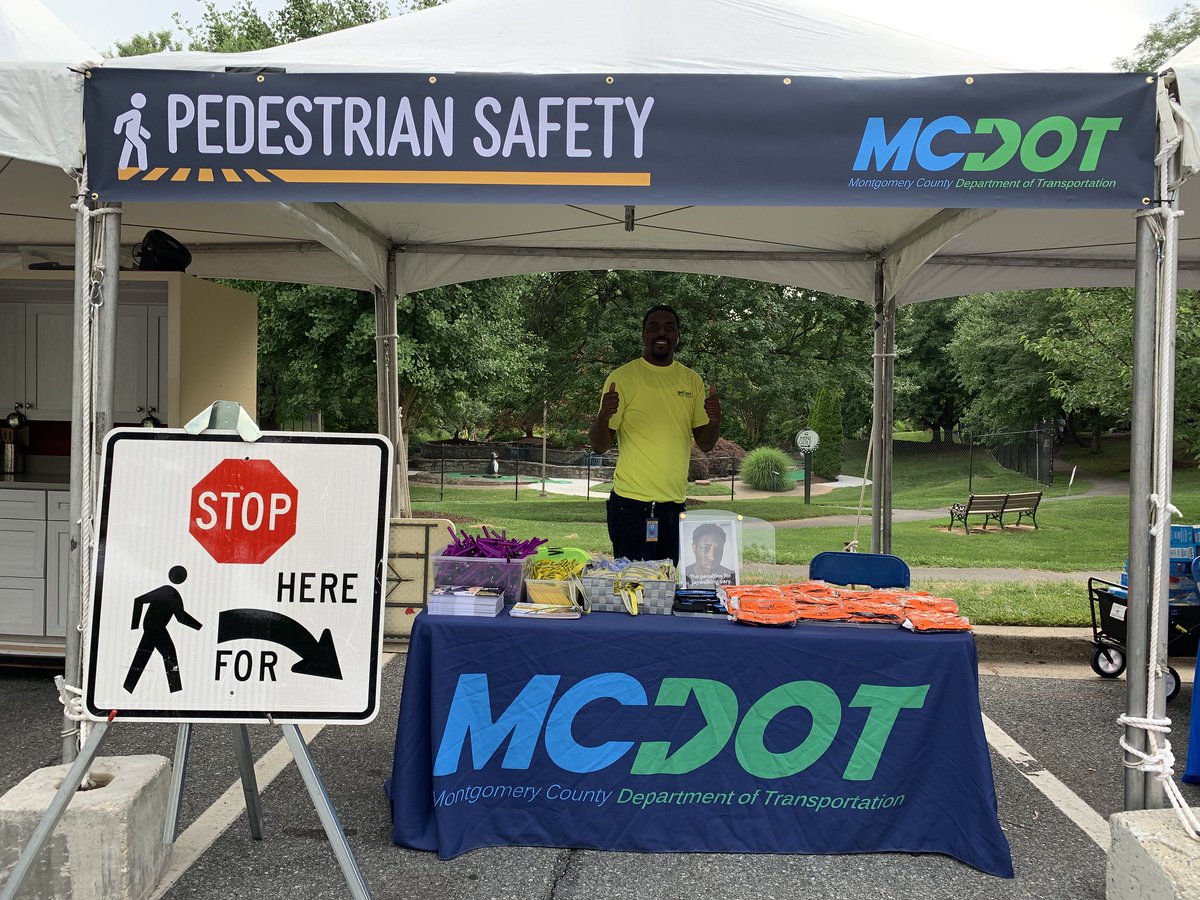 Our @VisionZeroMC #PedestrianSafety team will be at both of these great events on Saturday, June 1. 
🚚MCDOT Truck Day from 11:00am–3:00pm
🚸White Oak Day from 11:00am-4:00pm
🗓️Calendar 🔗tinyurl.com/5f3dsbxm
#montgomerycountymd #weekend #rockvillemd @VisionZeroMC #whiteoakmd