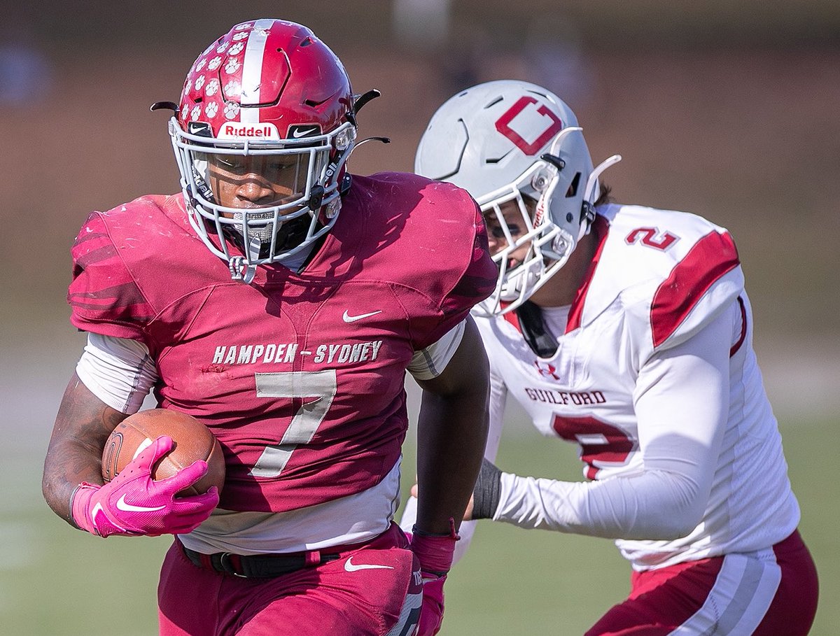 #AG2G After a great conversation with @Coach_Luvara I am blessed to receive my first offer from Hampden Sydney College!! 
@HSC__FOOTBALL @KFGOLDENEAGLES @1CoachVaughn @Dabo1056 @Coachmwatkins1