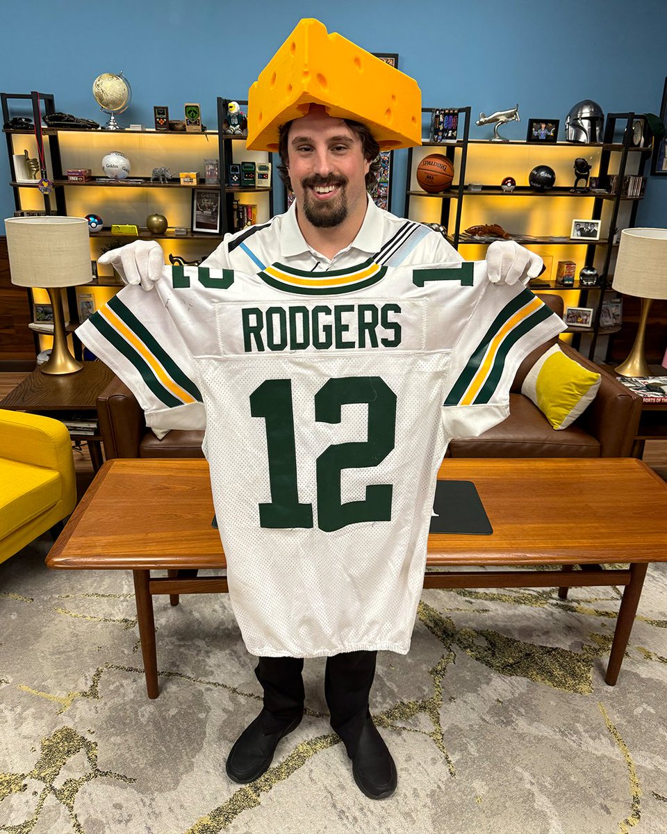 Ready to see the return of Aaron Rodgers? 🏈 This 2012 Aaron Rodgers Game-Used/Photo-Matched Green Bay Packers Away Jersey - 19 Completions, 236 Passing Yards, 2 Touchdowns - Sports Investors LOA is available now in our May Elite: bit.ly/3yvwyvS