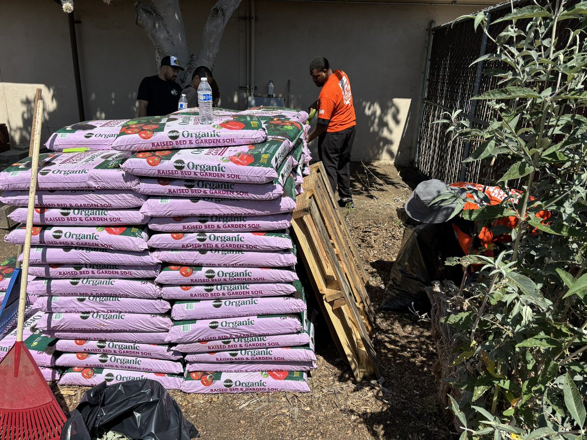Dr. Jesús A. Jiménez (@_jimenezedd) on Twitter photo Happening now at Washington HS <a href="/USDFremont/">Fremont USD</a>…huge THANK YOU to <a href="/HomeDepotFound/">The Home Depot Foundation</a> for the donation and the support from our Fremont <a href="/HomeDepot/">The Home Depot</a> employees, we sincerely appreciate it! Happening now at Washington HS <a href="/USDFremont/">Fremont USD</a>…huge THANK YOU to <a href="/HomeDepotFound/">The Home Depot Foundation</a> for the donation and the support from our Fremont <a href="/HomeDepot/">The Home Depot</a> employees, we sincerely appreciate it!