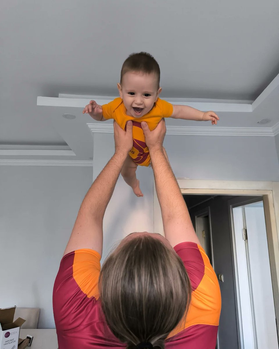 ceyhunergene's tweet photo. @GalatasaraySK #ŞampiyonÇocuklar 
💛❤️ https://t.co/N0WhmfTUsR