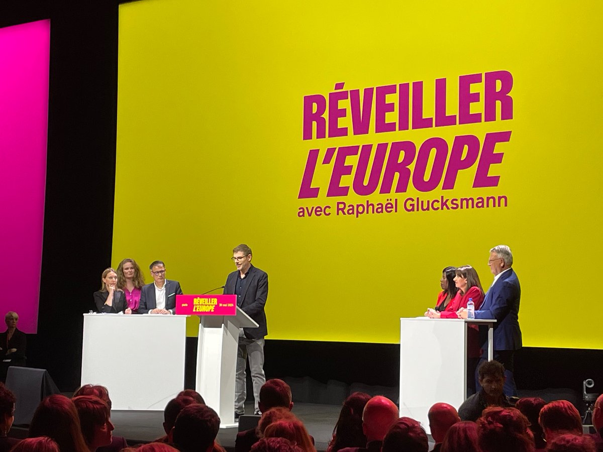 Victime d’une agression violente de militants d’extrême-droite il y a quelques semaines alors qu’il faisait campagne, @MattEcke, eurodéputé @spdde, s’exprime devant le Zénith ! Nous mènerons ensemble le combat résolu contre l’extrême droite #ReveillerlEurope