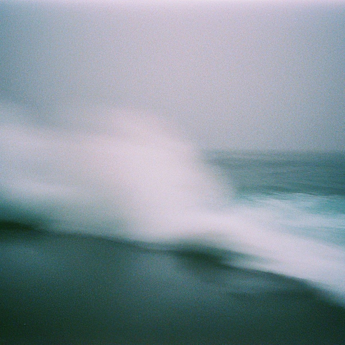 johan__studio's tweet image. breaking the waves 1