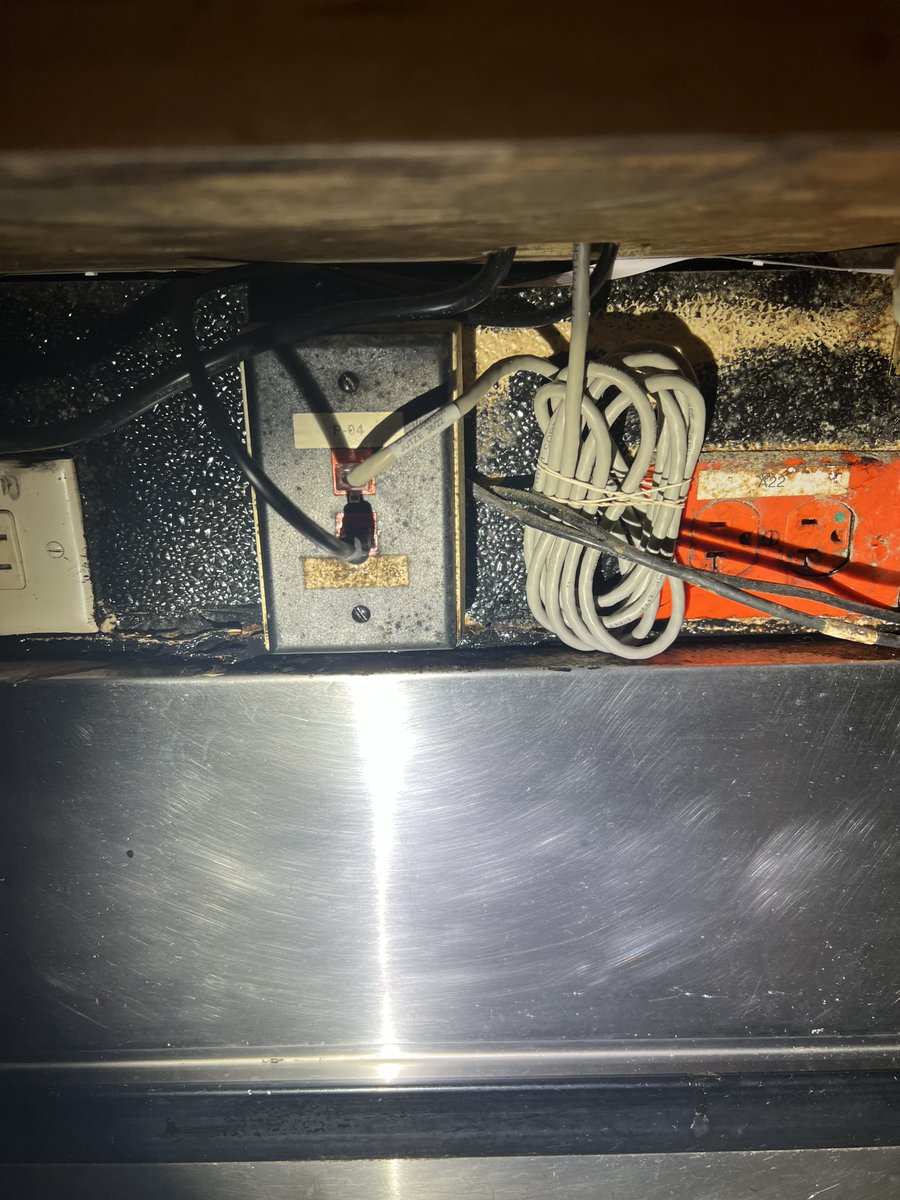 Replaced jack and test cable drop for one down terminal at a restaurant in Washington.

#JCCHelp #ITSupport #ITProject #ITworks #pghtech #ITissues #ITproblems #networksystem #internet #connectivity #installation #troubleshooting #cablingissue #cablingcheck #networkjack #cabledrop